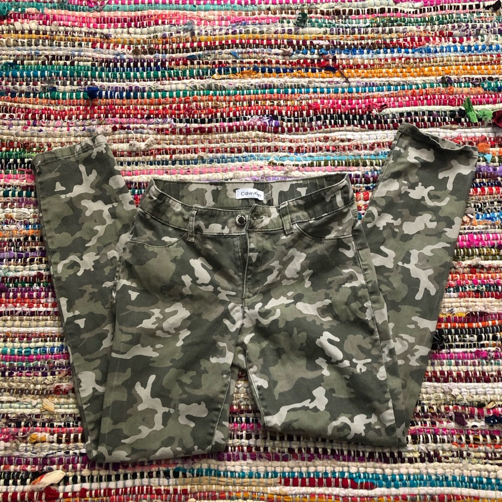 Camp Calvin Klein straight legged pants